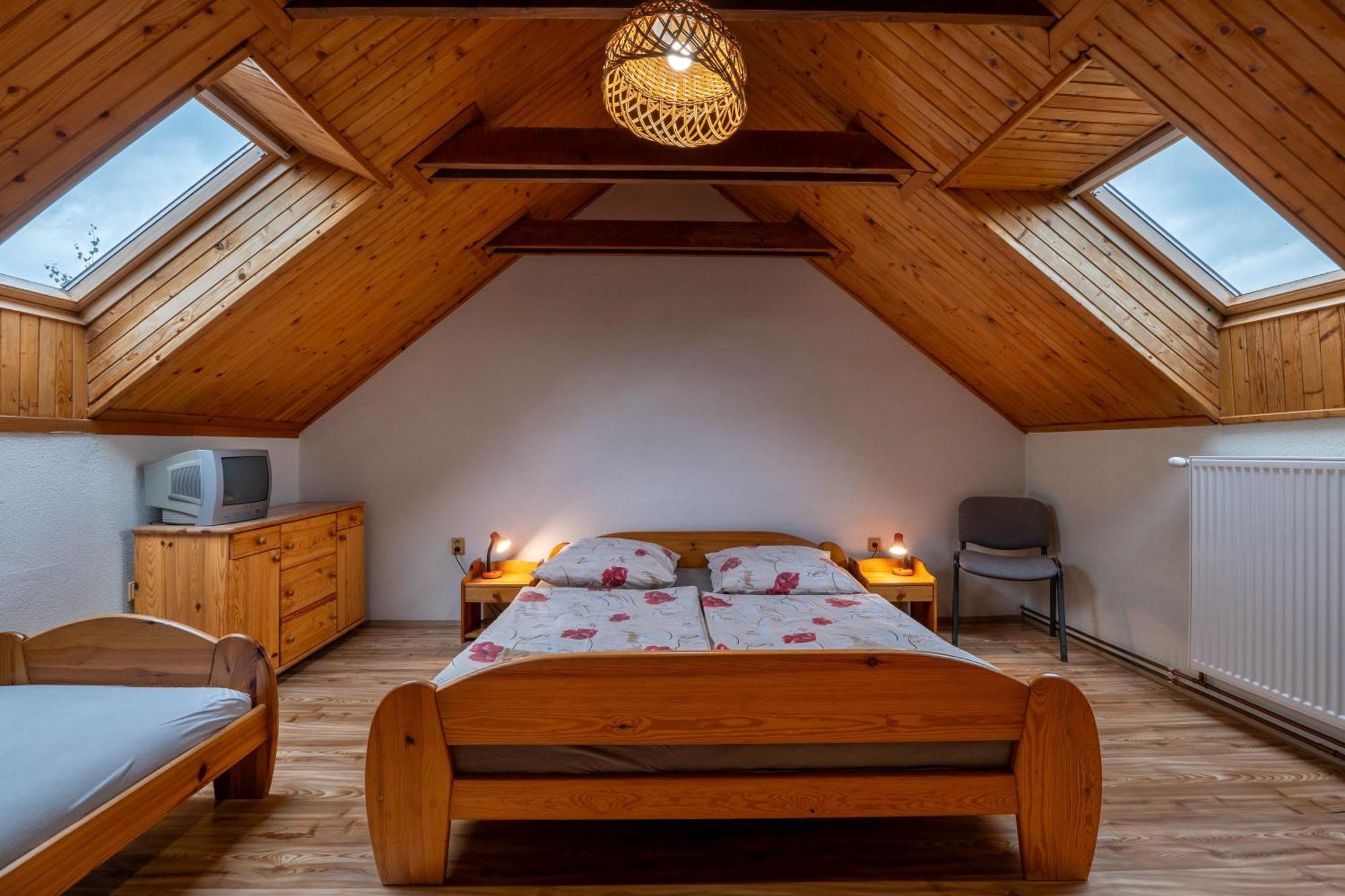 Vila Bobrik - Liptovska Mara Bobrovnik ภายนอก รูปภาพ