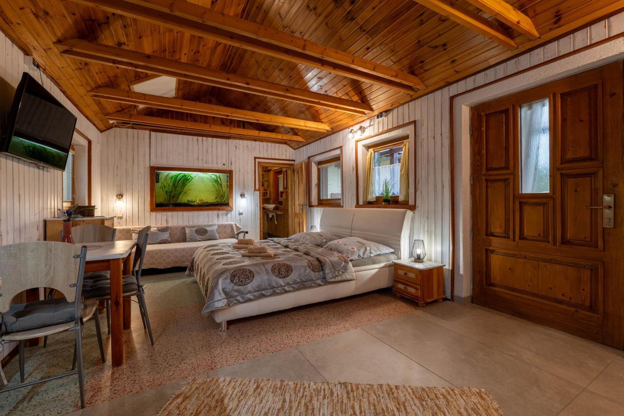 Vila Bobrik - Liptovska Mara Bobrovnik ภายนอก รูปภาพ