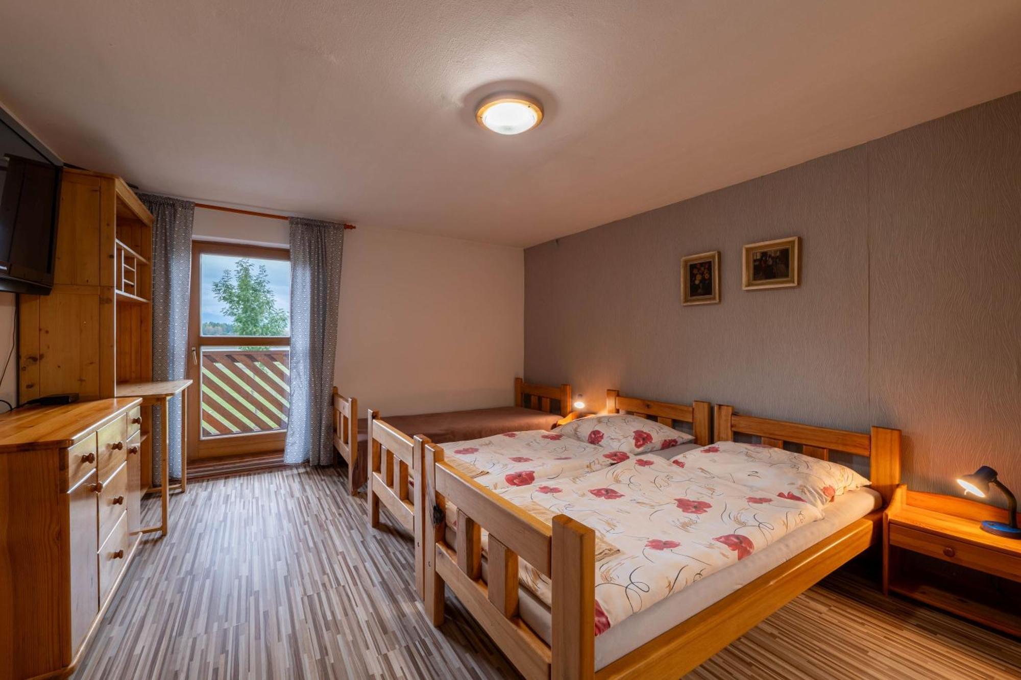 Vila Bobrik - Liptovska Mara Bobrovnik ภายนอก รูปภาพ